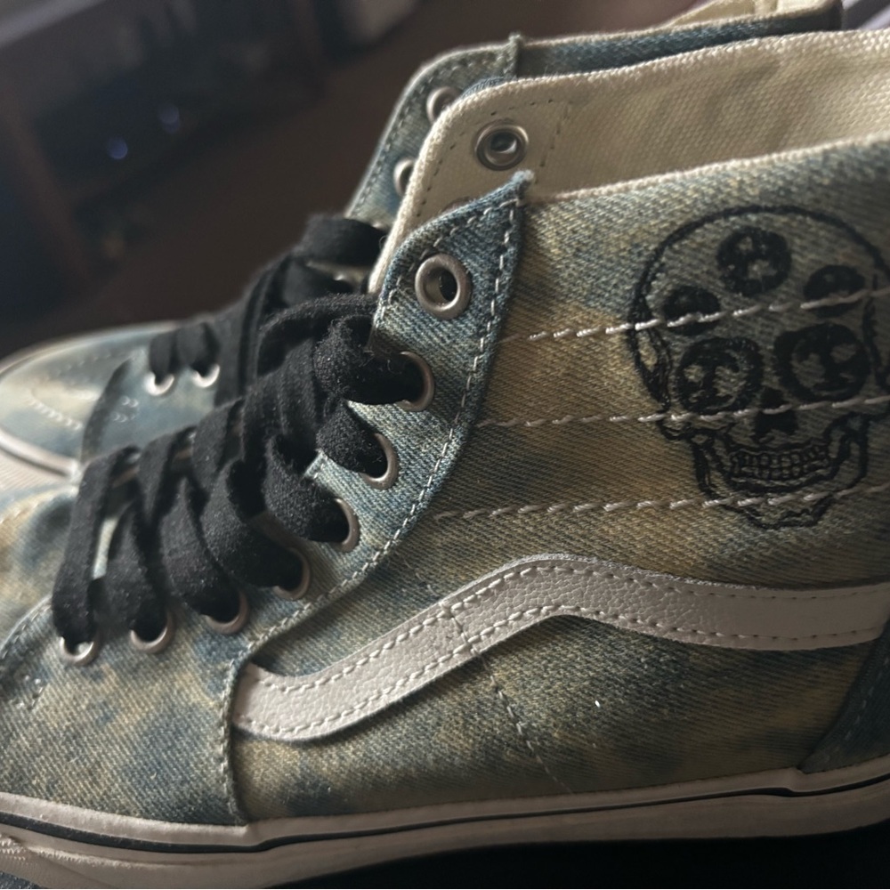 Journeys high tops 8.5